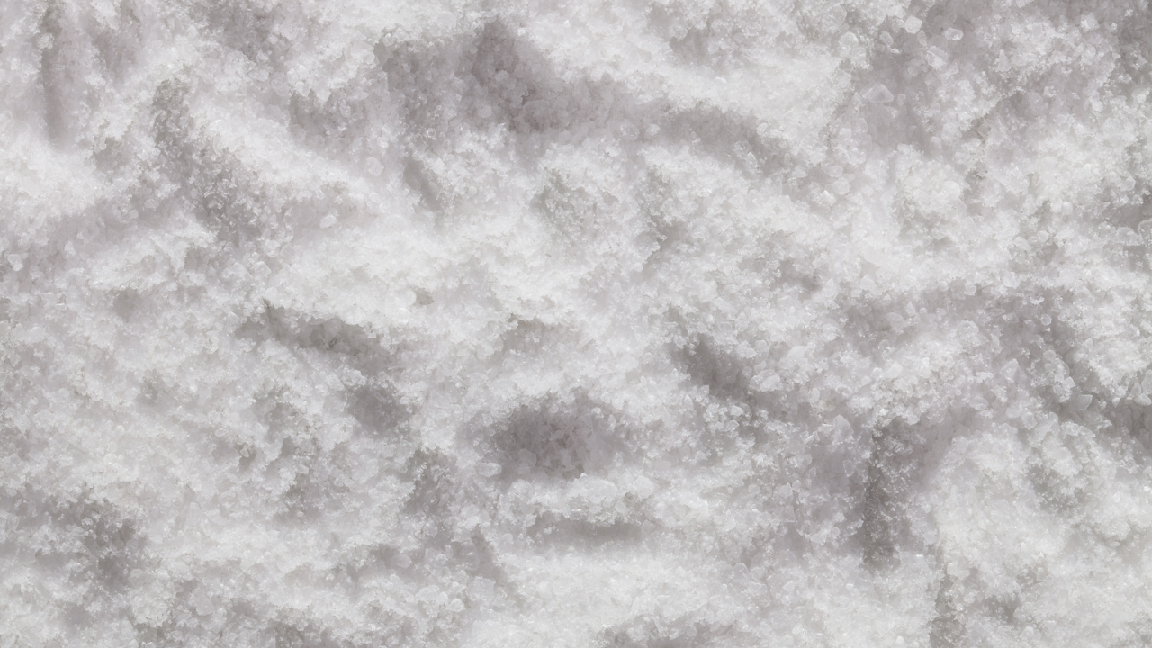 Sodium PCA | Hydrate, protect, and soothe the skin while supporting a healthy microbiome.